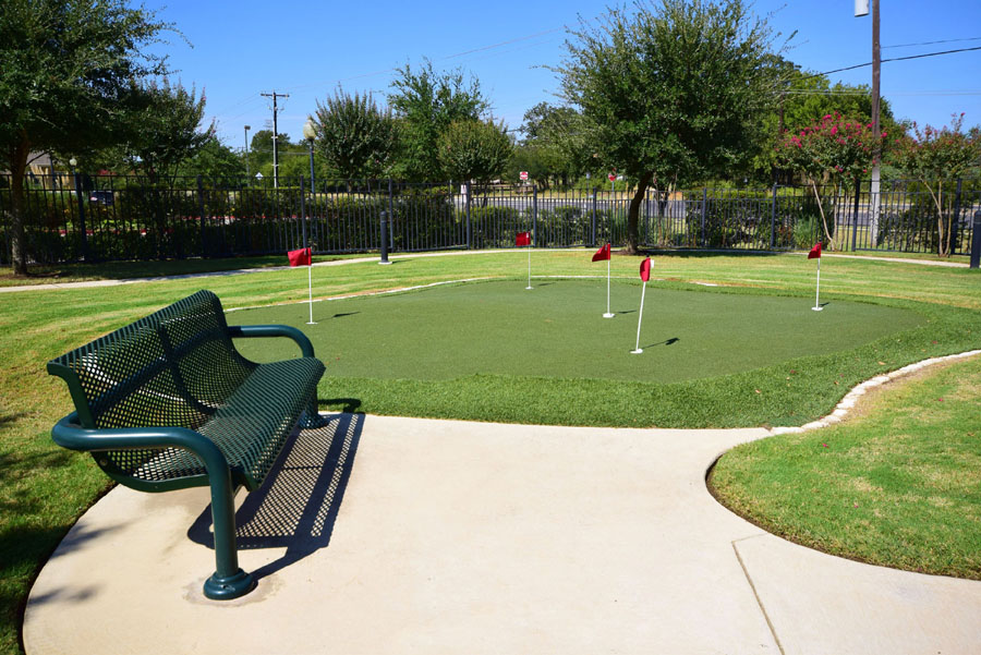 Putting green at Villas on Calloway Creek