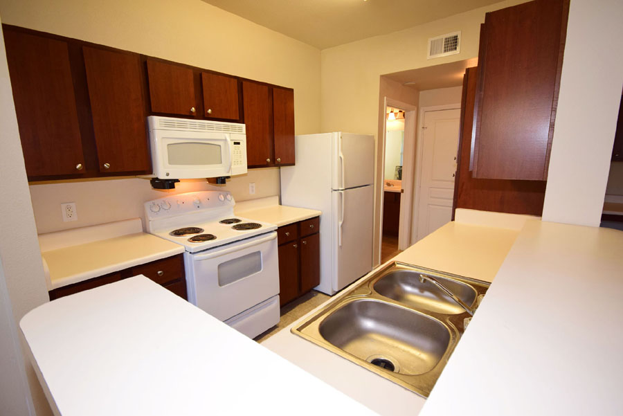 Apartment kitchen at Villas on Calloway Creek