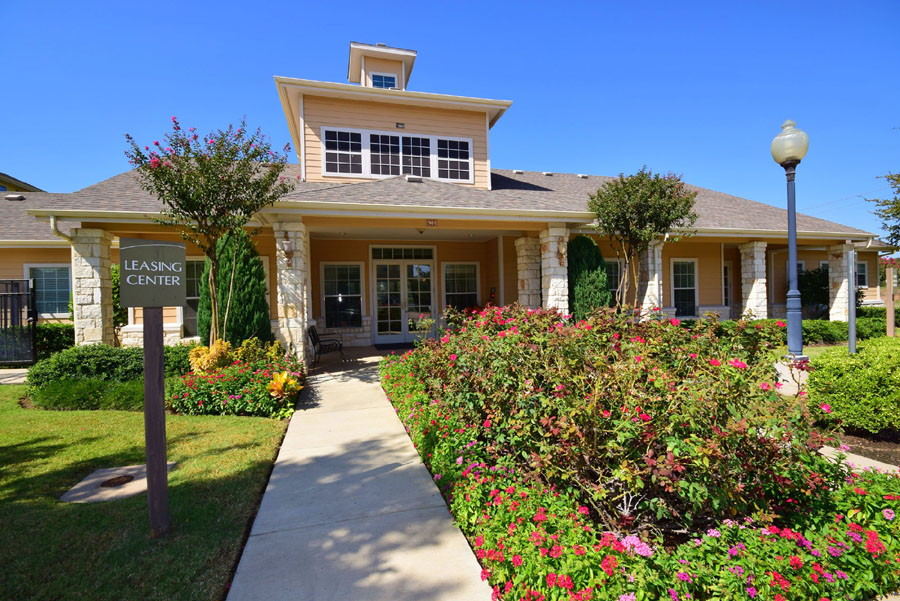 Villas on Calloway Creek leasing center entrance